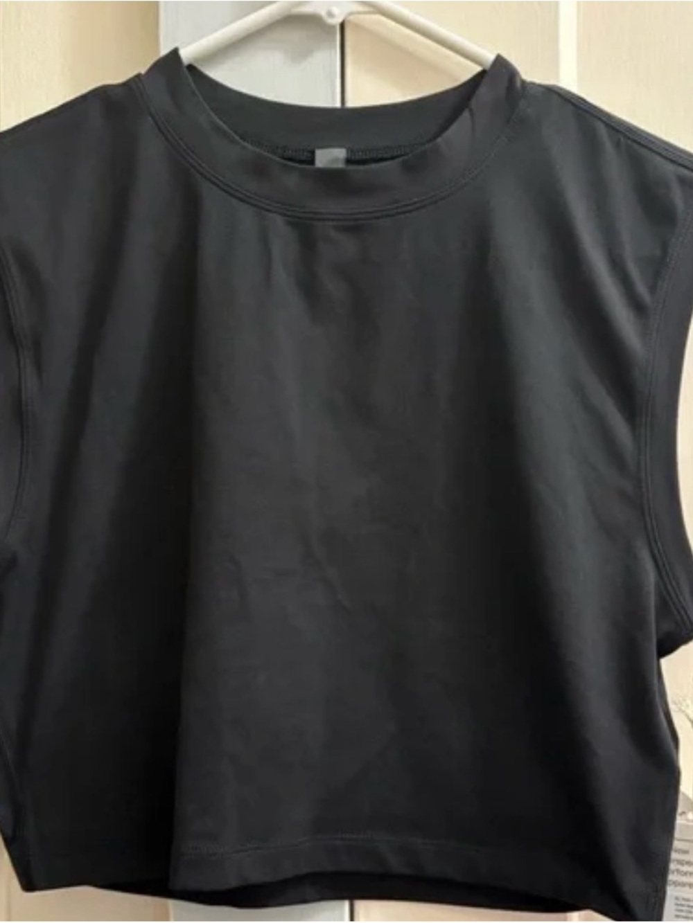 Vuori Reina crop top brand new
